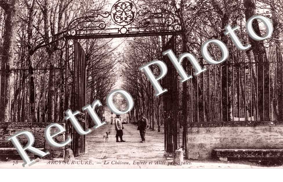 le Chateau, Entree et Allee Principale