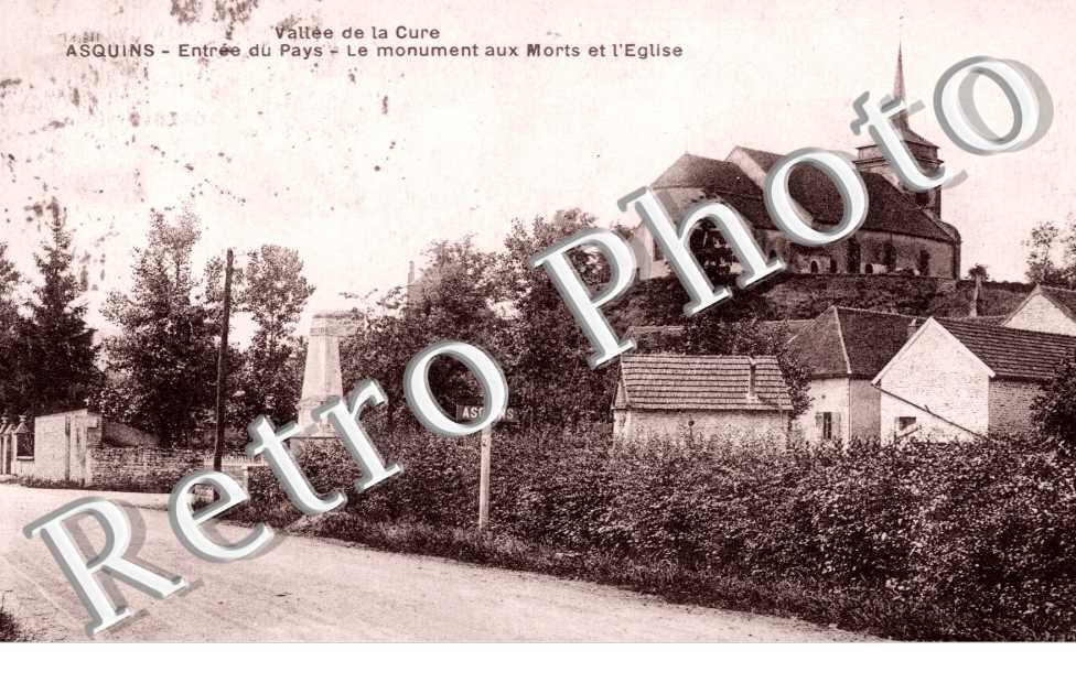 Le monument aux morts et l'eglise