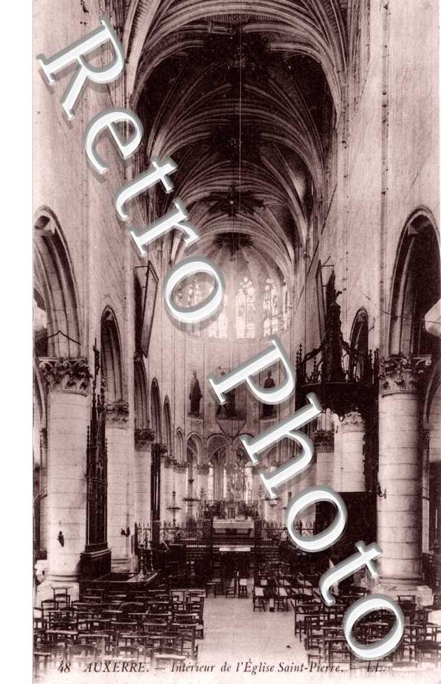 Interieur de l'Eglise Saint Pierre