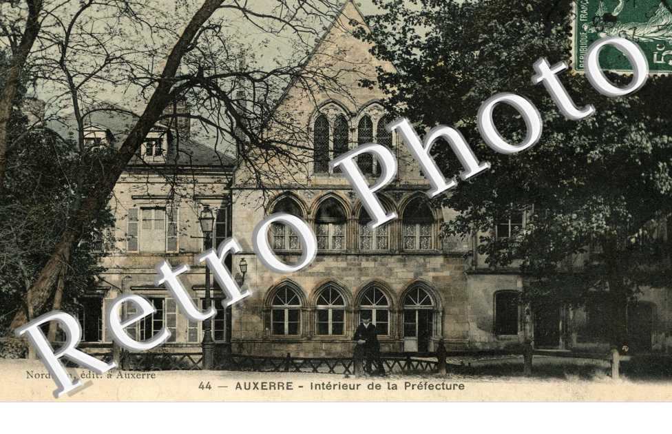 Interieur de la Prefecture