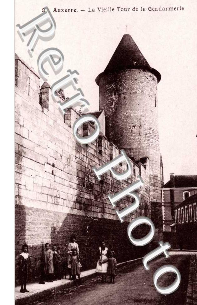 le vieille tour de la gendarmerie