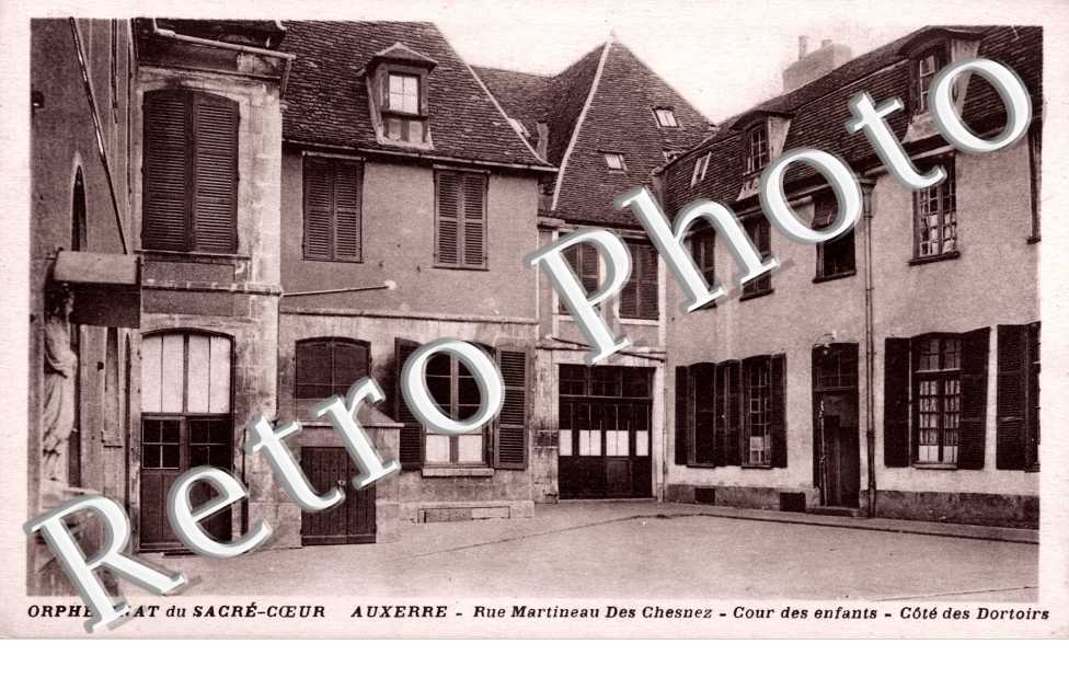 Orphelinat du Sacre Coeur, Rue Martineau Des Chesnez, Cour des enfants