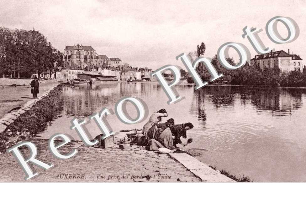 vue prise des bords de l'Yonne