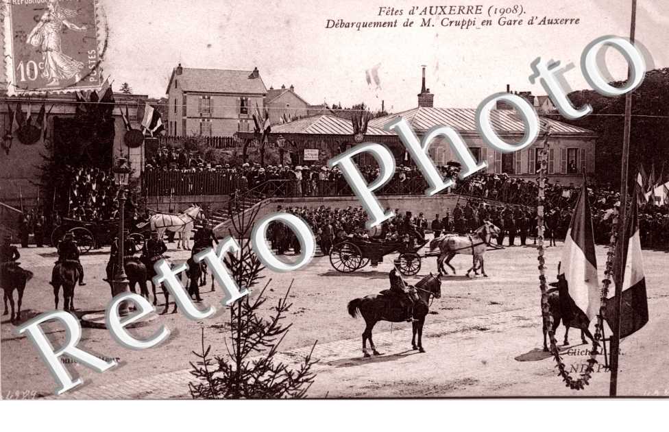 Debarquement de M. Cruppi en Gare