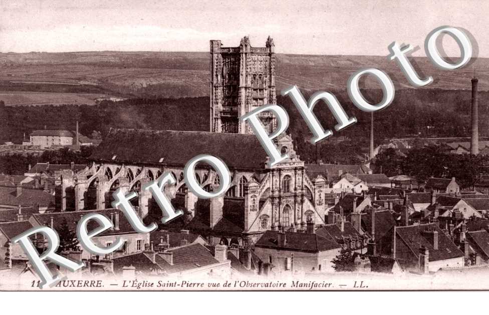 Eglise St Pierre vue de l'observatoire