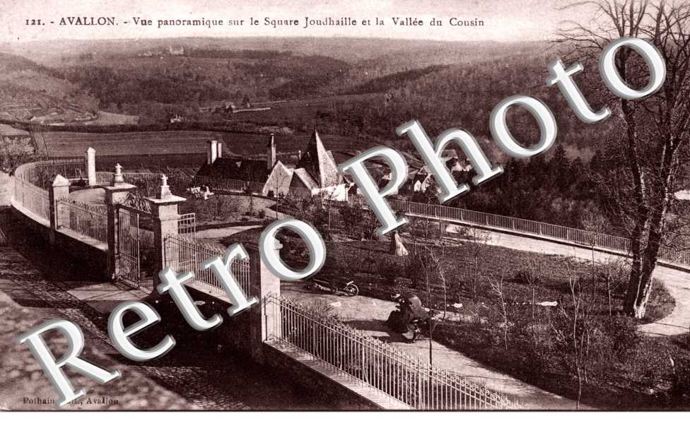 Square Joudhaille et la vallee du Cousin
