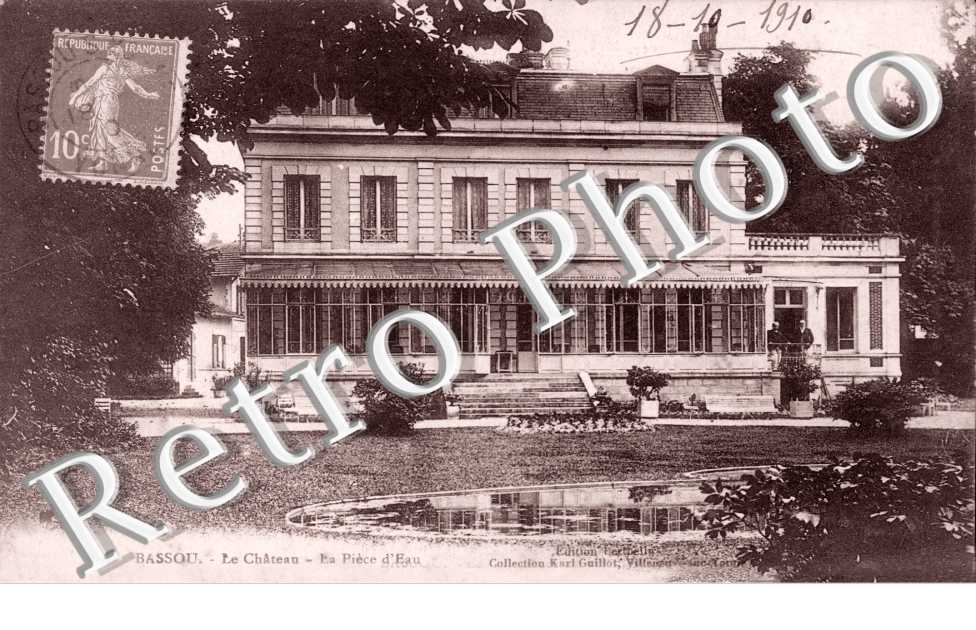 Le Chateau et la Piece d'Eau