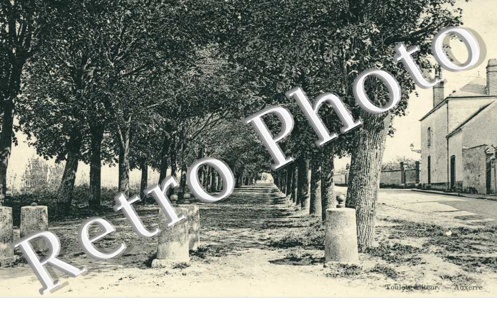 les Promenades vers la Poterne