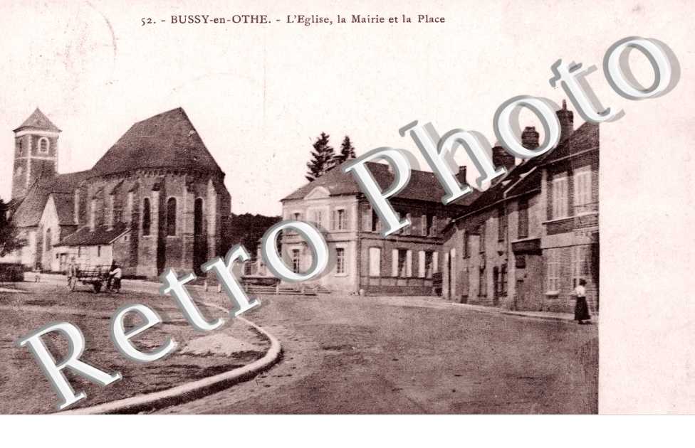 L'Eglise, la Mairie et la Place