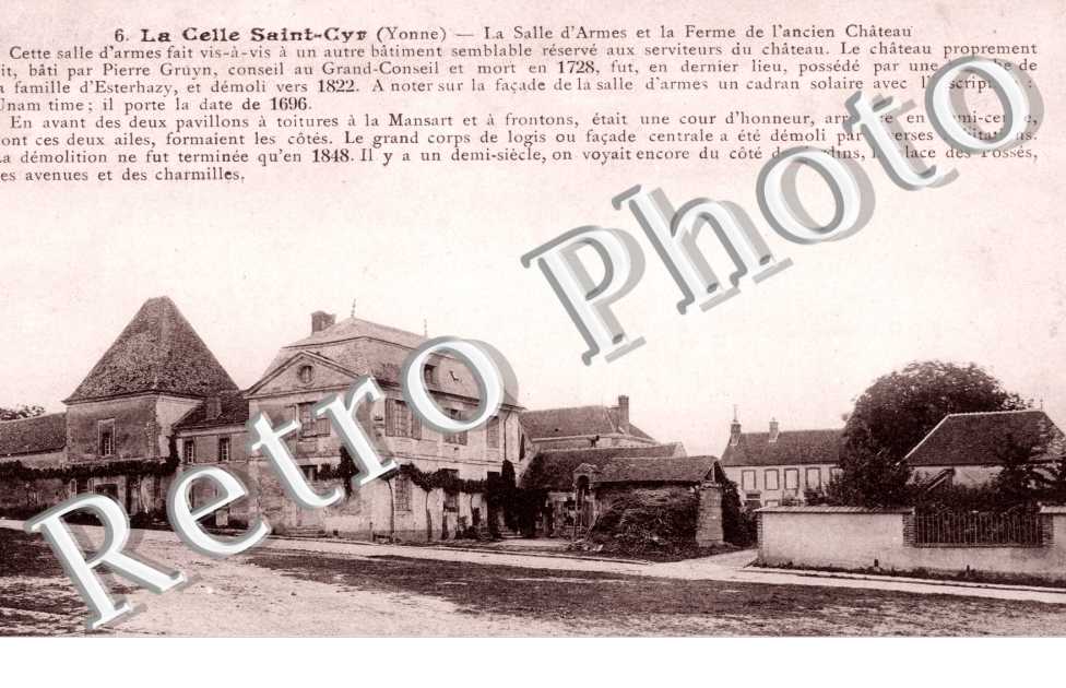 la salle d'armes et la ferme de l'ancien chateau