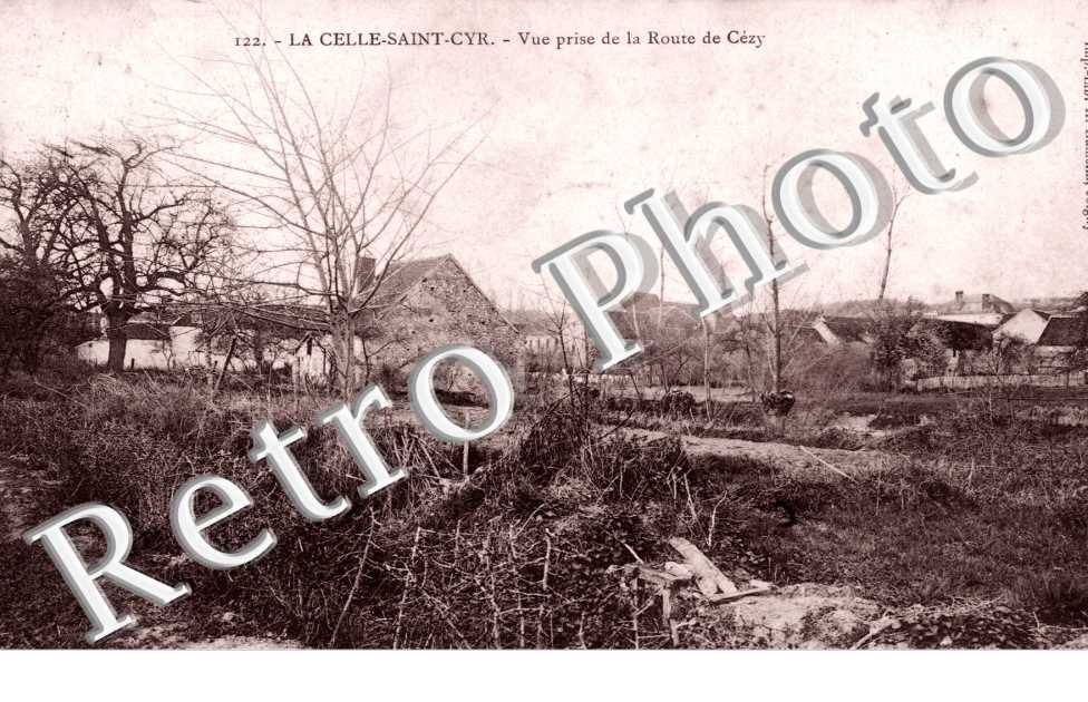Vue prise de la Route de Cezy