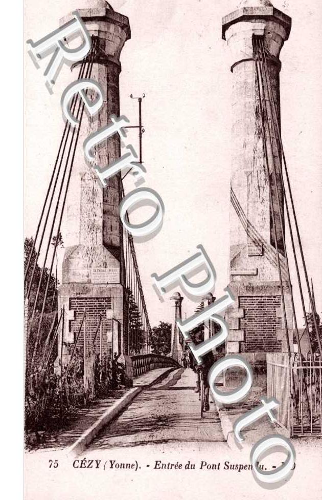 Entrée du Pont Suspendu