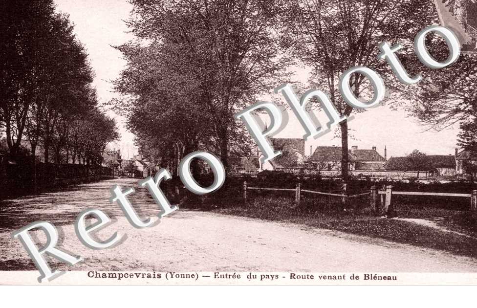 Entree du Pays, Route venant de Bleneau
