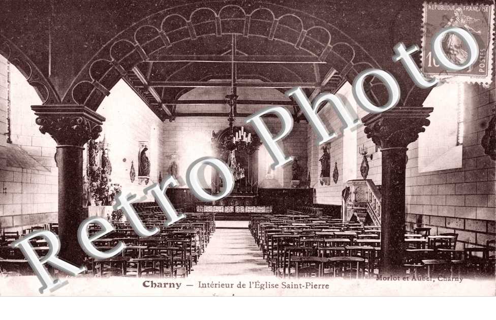 Interieur de l'eglise