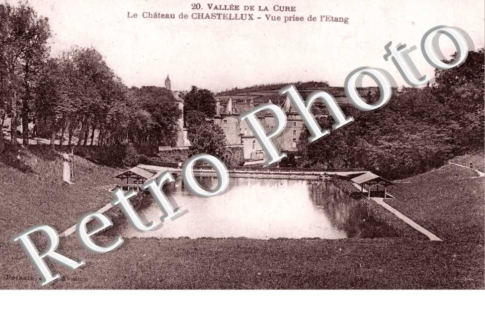 Vallee de la Cure, le Chateau de Chastellux, Vue prise de l'Etang