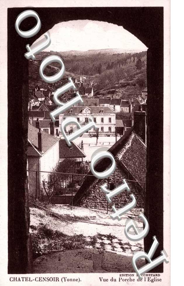 vue du Porche de l'Eglise