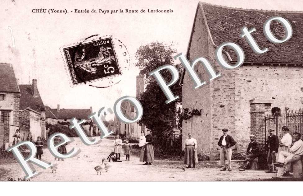 Entree du Pays par la Route de Lordonnois