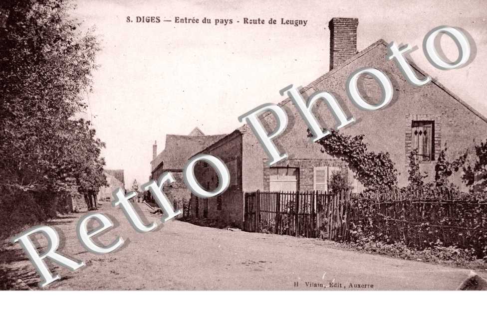 Entree du pays - Route de Leugny