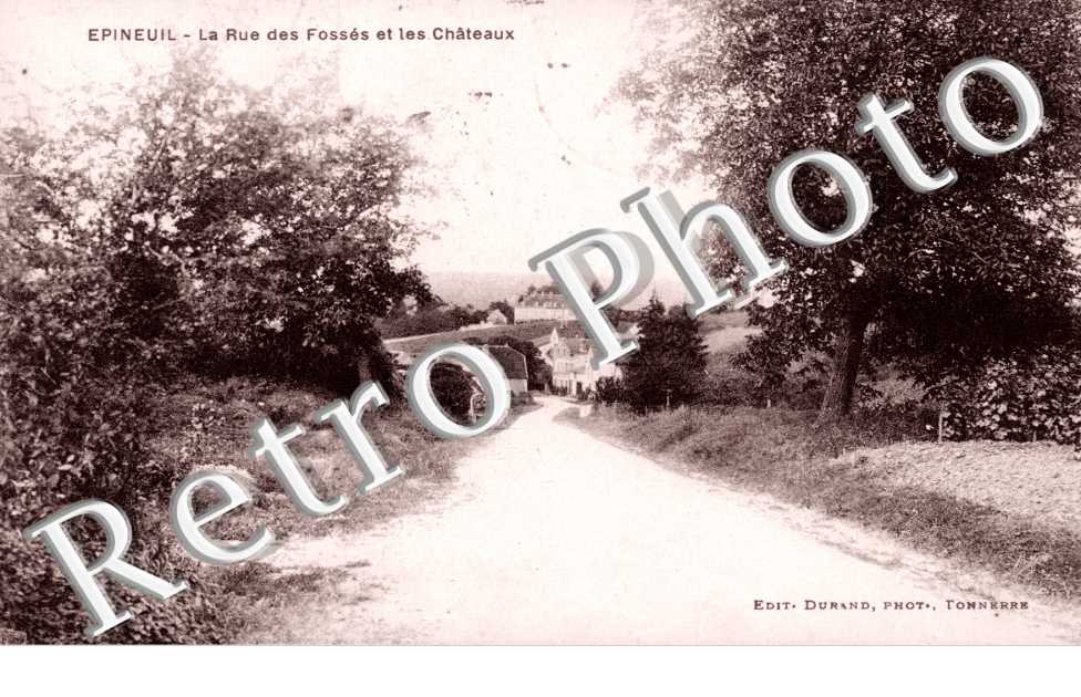 la Rue des Fosses et les Chateaux