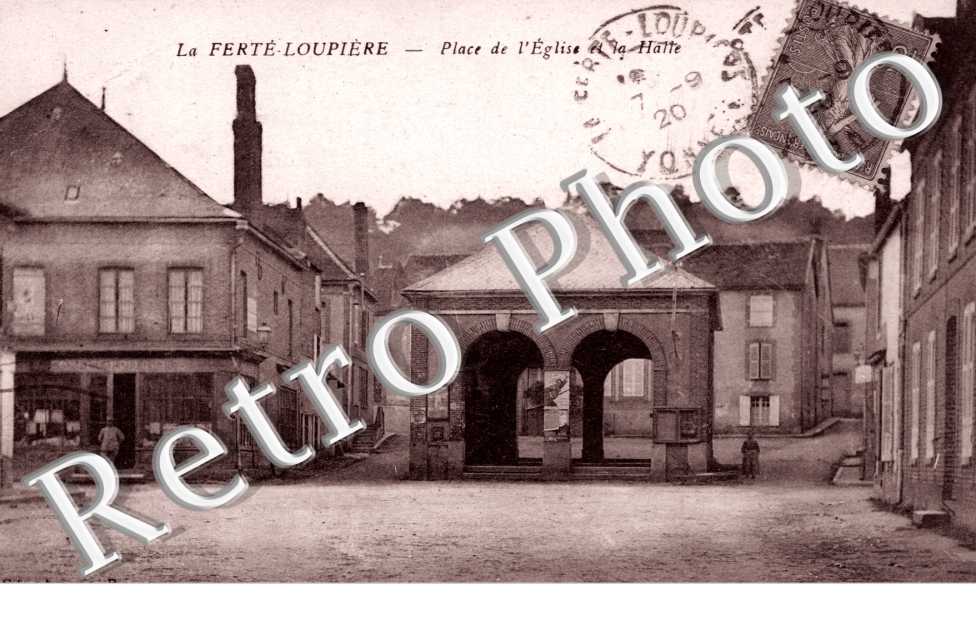 place de l' Eglise et la halle