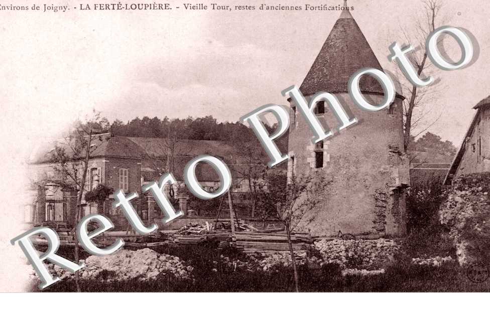 vieille tour, restes d'ancienes fortifications 