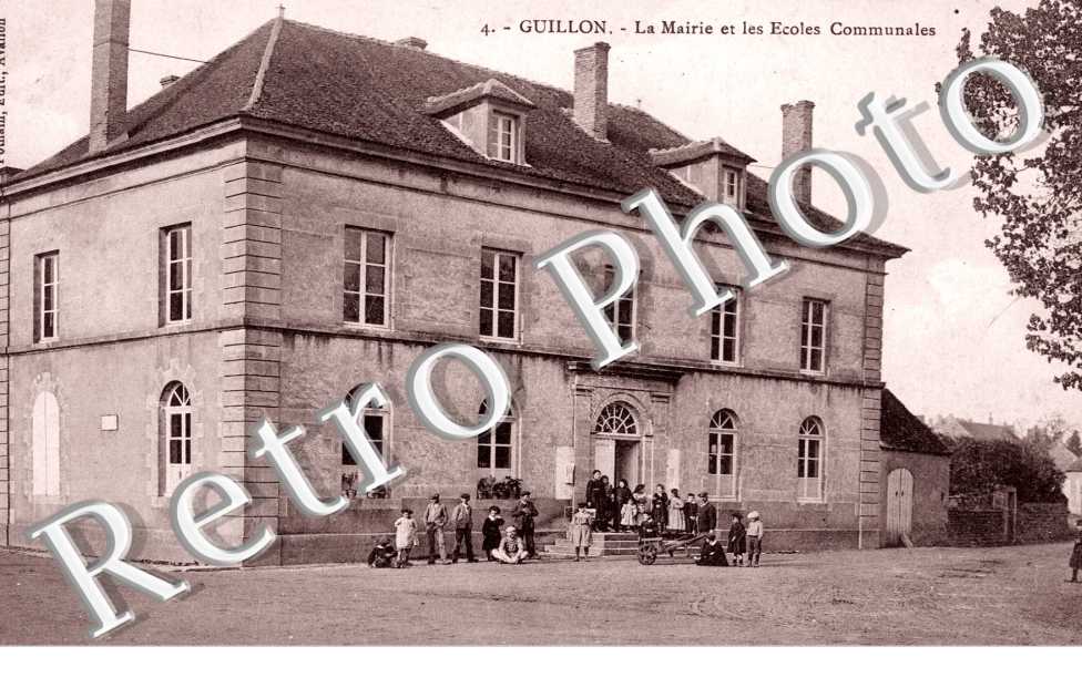 la mairie et les ecoles communales