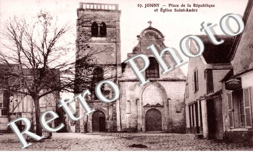 place de la Republique et Eglise Saint Andre