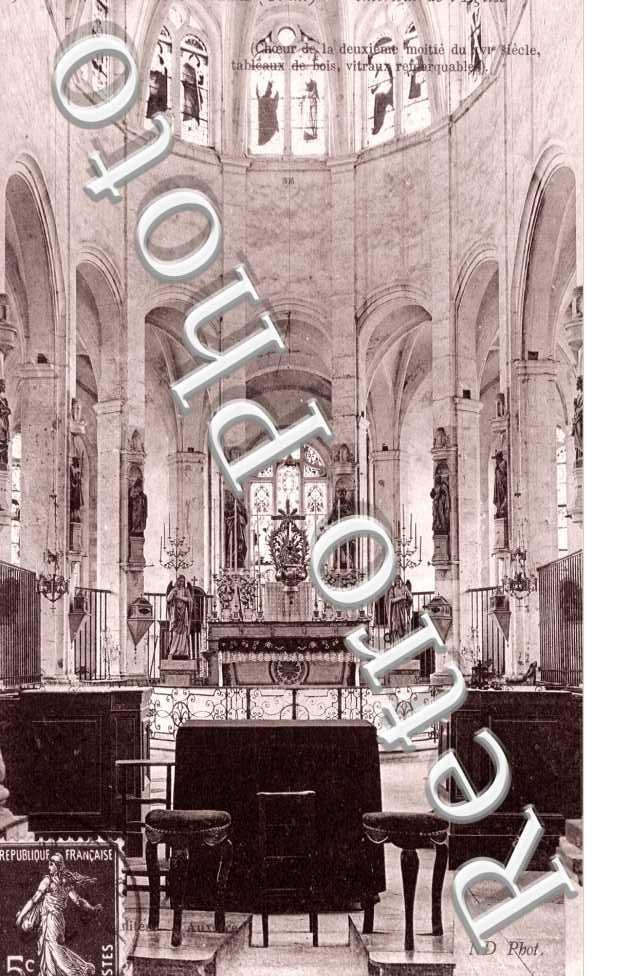 Interieur de l'eglise