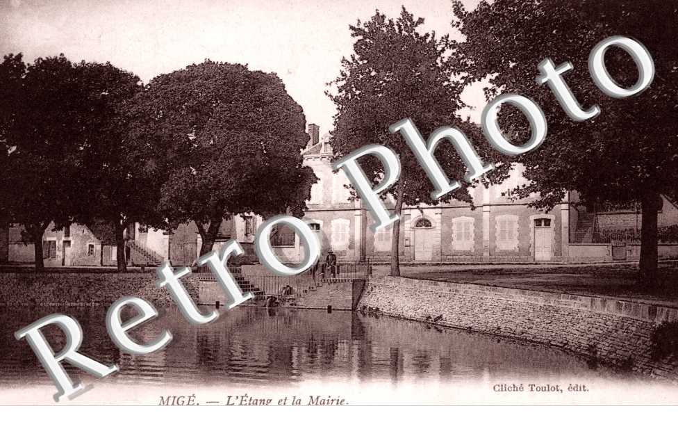 l'etang et la mairie