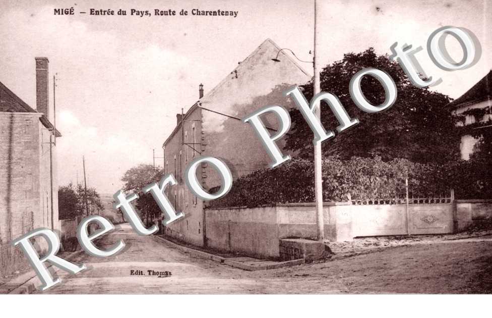 Entree du Pays, Route de Charentenay
