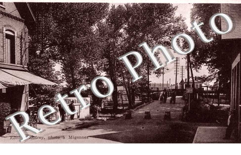 Laroche-Migennes, la Passerelle menant a la Gare