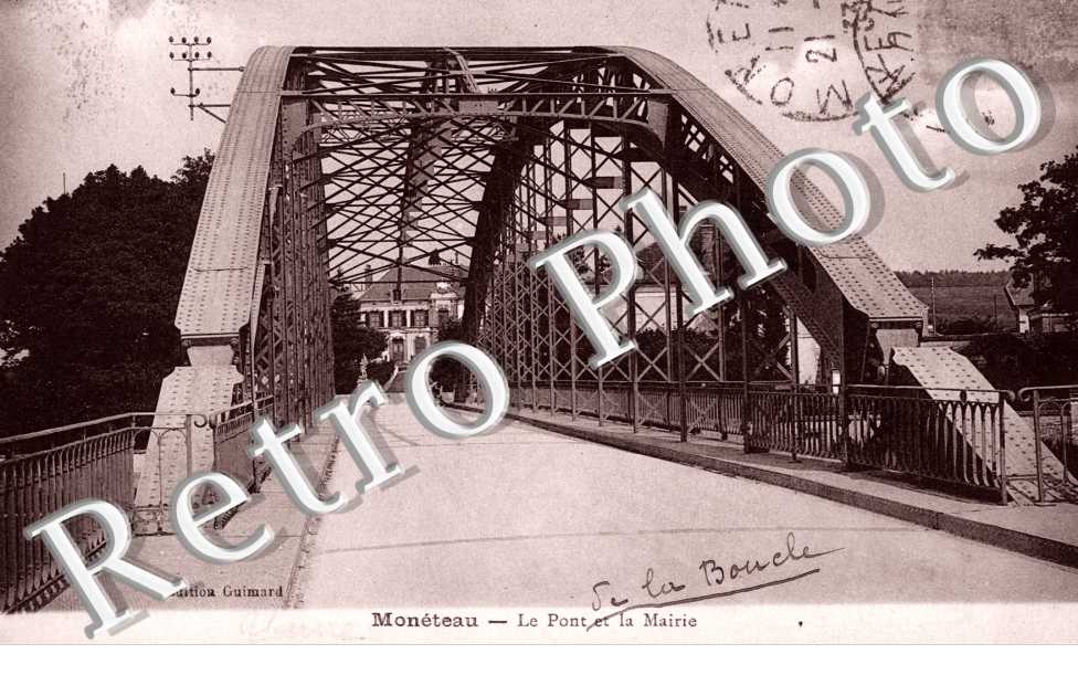 le pont et la mairie