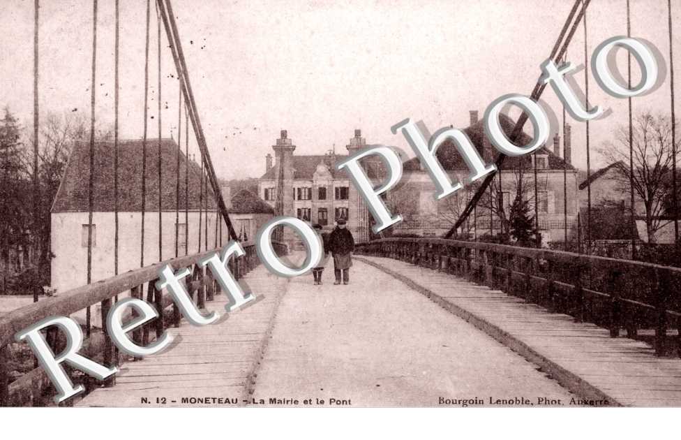 la mairie et le pont
