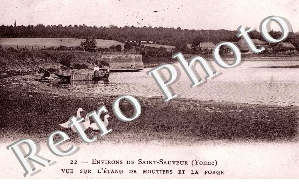 Vue sur l'Etang de Moutiers et la Forge