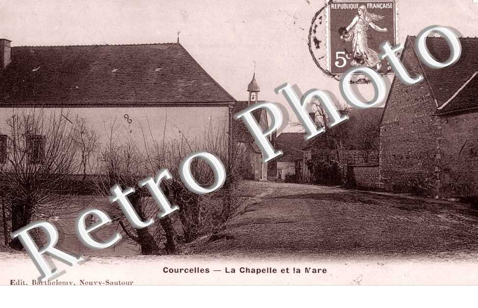 la chapelle et la mare
