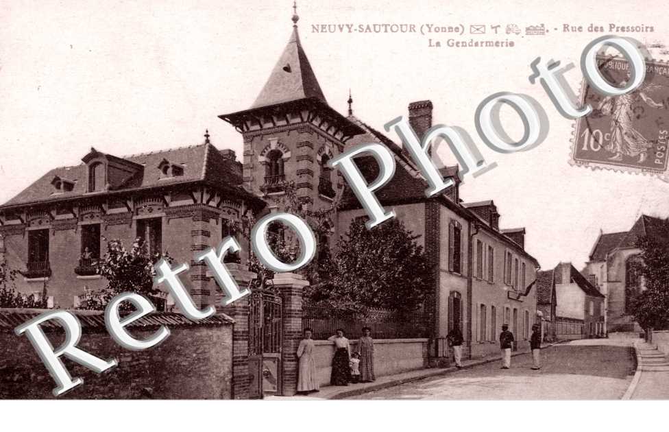 Rue des Pressoirs, la Gendarmerie