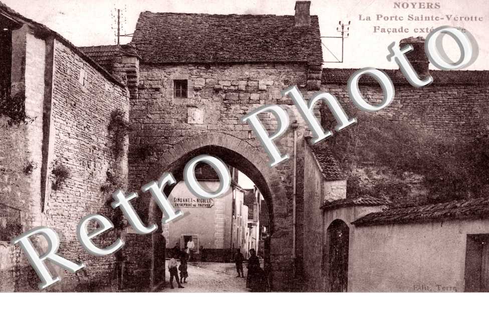 la Porte Sainte-Verotte, Facade Exterieure