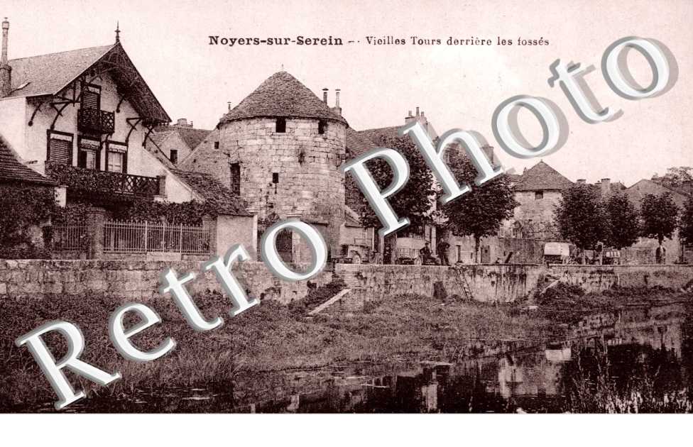 Vieilles Tours derriere les Fosses