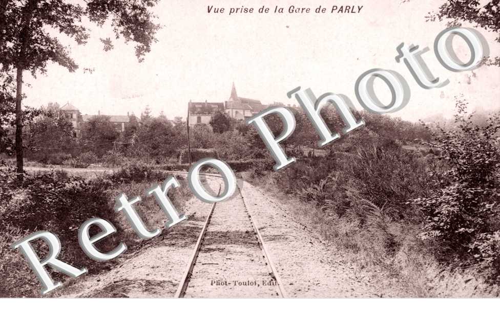 Vue prise de la Gare de Parly