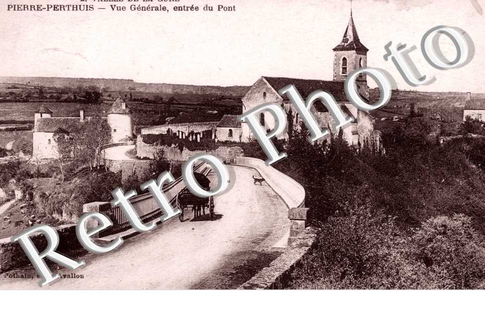 vallee de la Cure, vue generale, entree du pont
