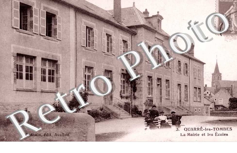 la Mairie et les Ecoles