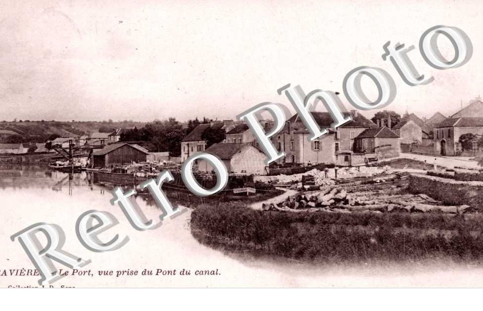 le Port, Vue prise depuis le POnt du Canal