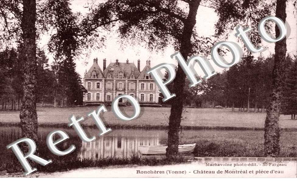 Château de Montreal et piece d'eau