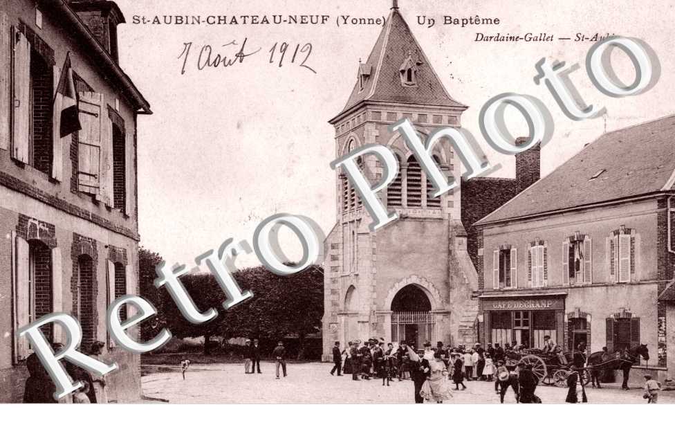Un Bapteme sur la Place de l'Eglise