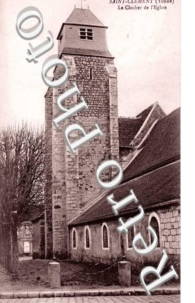 le clocher de l' eglise