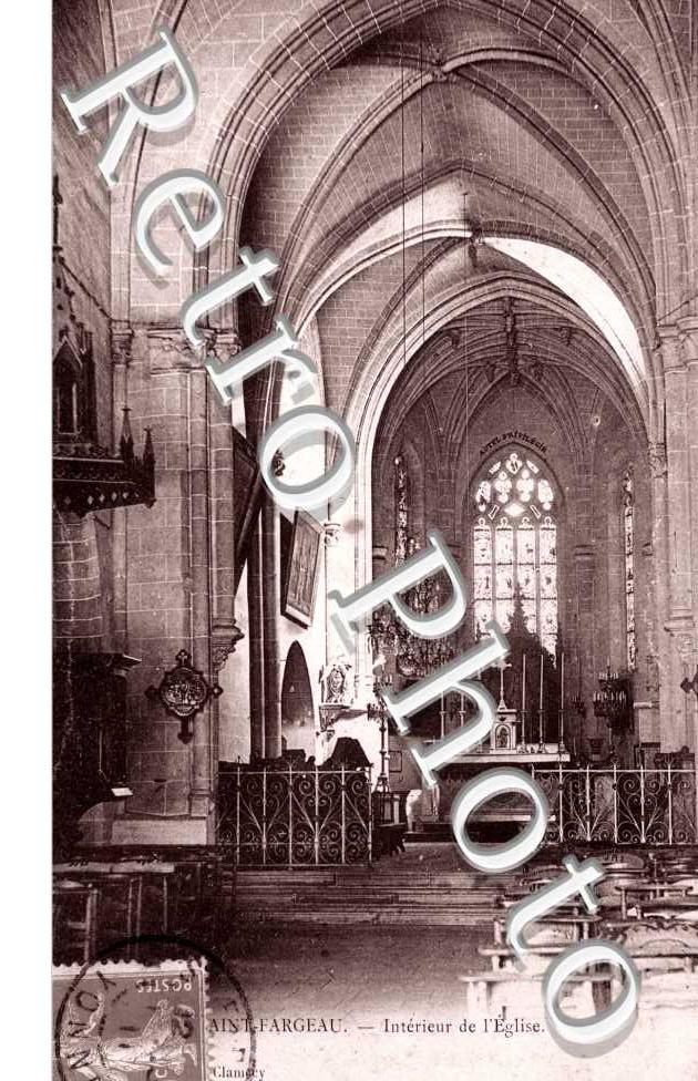 Interieur de l'eglise