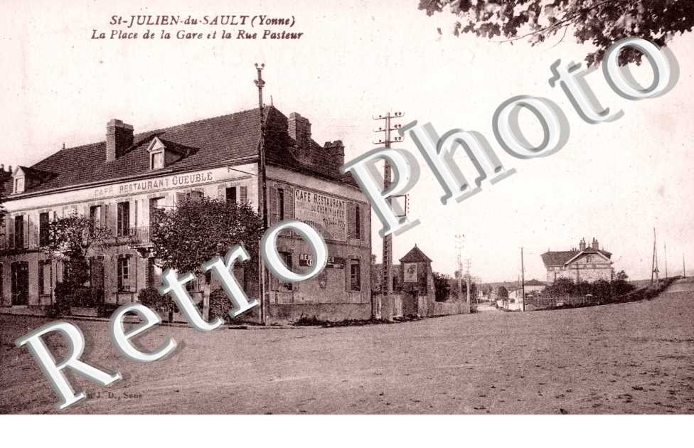 la Place de la Gare et la Rue Pasteur