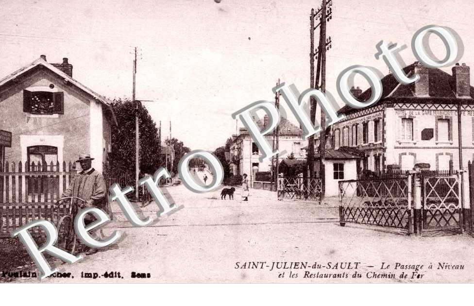Passage a niveau et Restaurants du Chemin de Fer