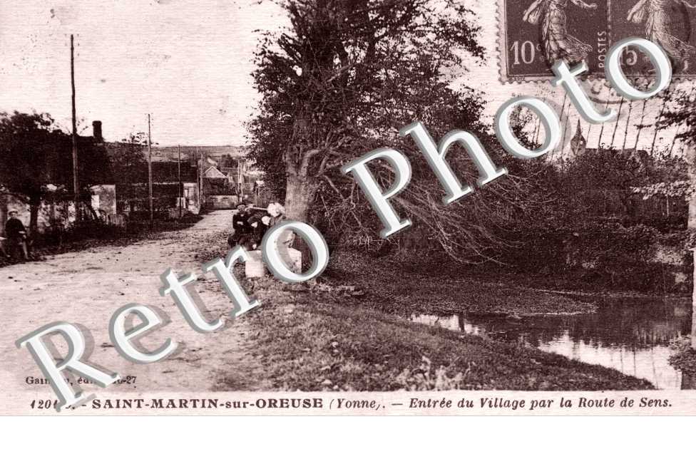 entree du village par la route de Sens