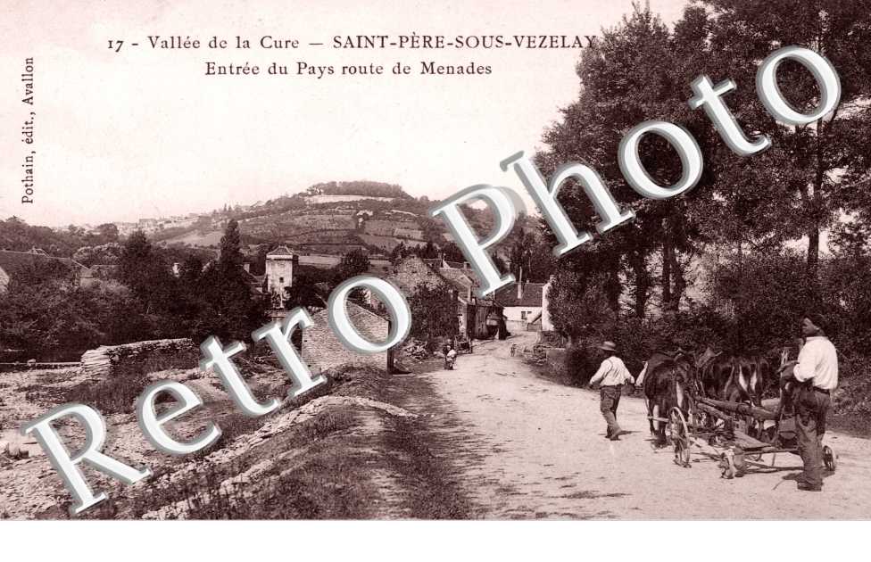 entree du pays, route de Menades